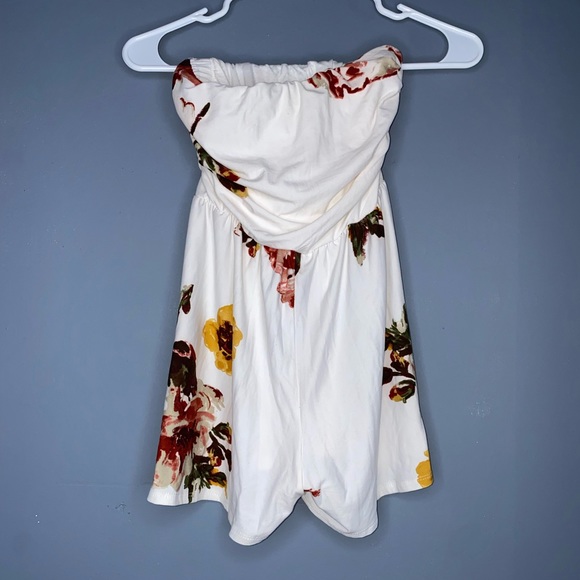 White Windsor & Floral Romper | Women’s Medium - Picture 2 of 12